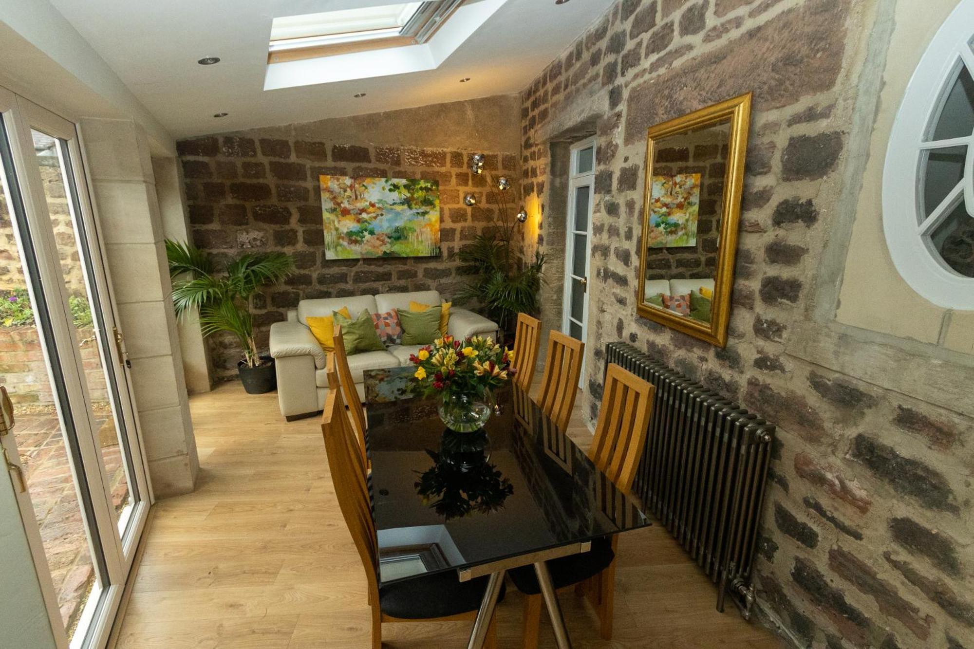 Vakantiehuis Oulton House - Beautiful Restored 2 Bedroom In Spofforth, Harrogate
